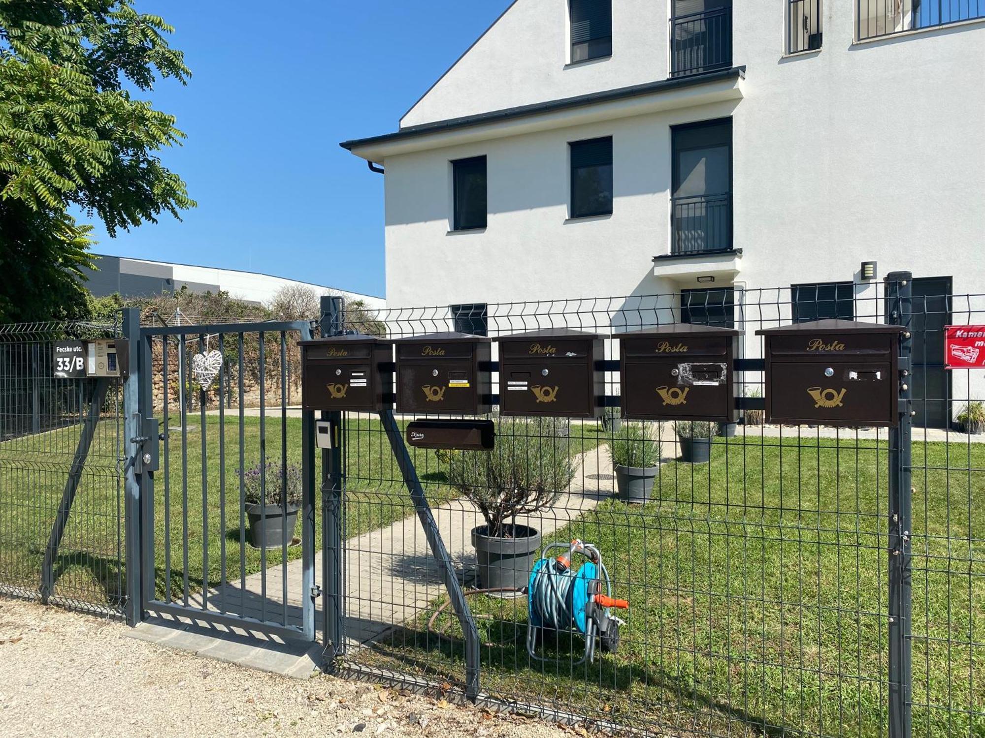Nest2 Apartments Кестхей Екстер'єр фото
